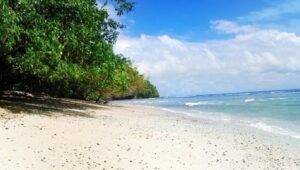 5 Pantai di Jawa Barat dengan Best View, Wajib Kamu Kunjungi!