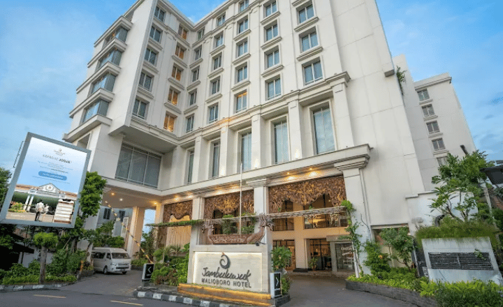 10 Rekomendasi Hotel di Jogja Dekat Malioboro di Bawah 1 Juta 3 Jambuluwuk Malioboro Hotel Yogyakarta